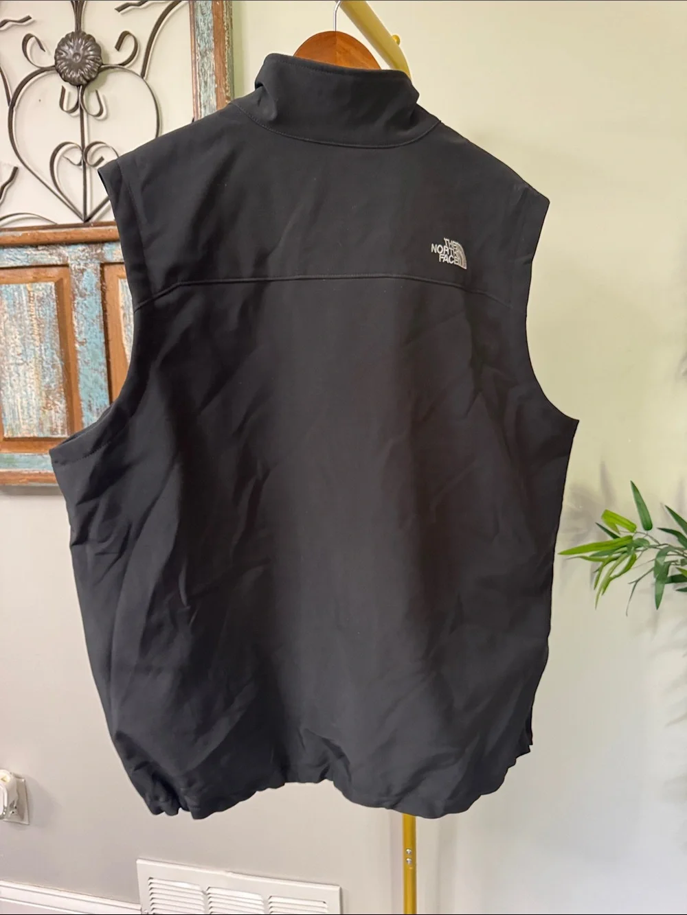 The North Face Black Softshell Men’s Vest EUC XXL